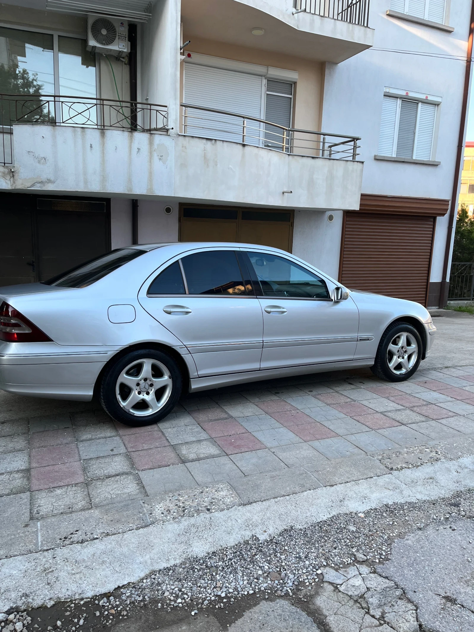 Mercedes-Benz C 220 220 cdi, снимка 9 - Автомобили и джипове - 54101326