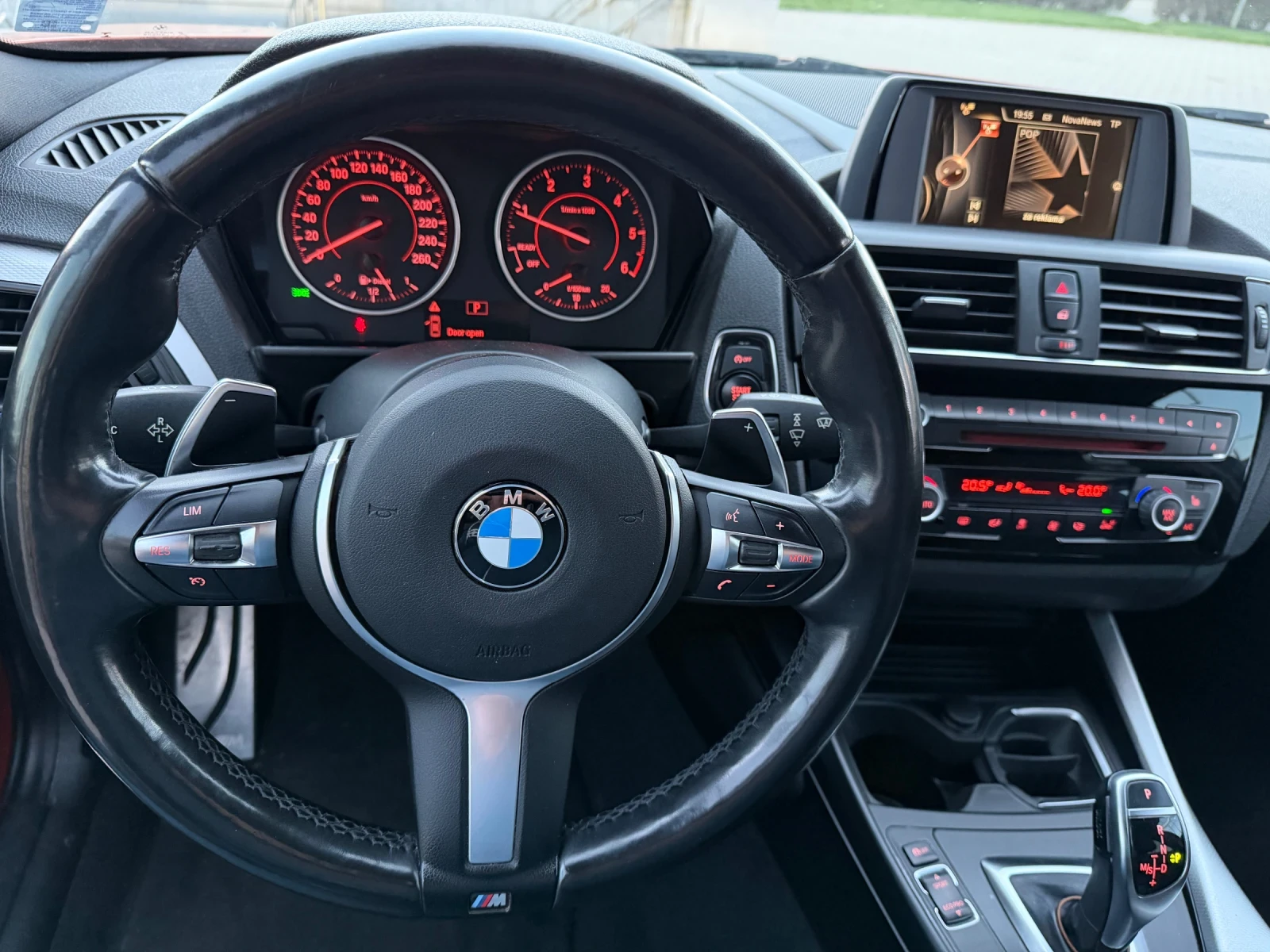 BMW 120 D xDRIVE M-Sport FACELIFT 190к.с. 129х.км, снимка 14 - Автомобили и джипове - 54161053