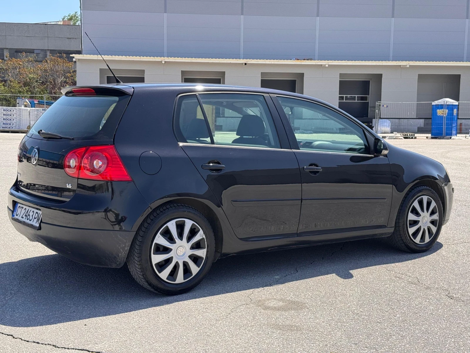 VW Golf 1.6 Газ, снимка 5 - Автомобили и джипове - 54348236