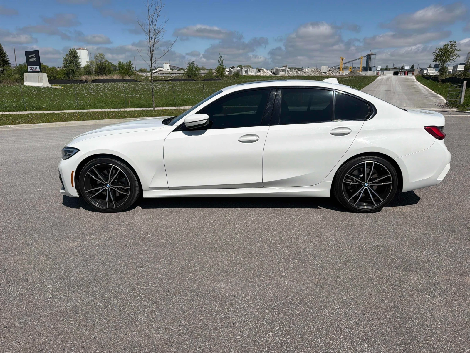BMW 330 i xDrive/M-Pack/CARFAX/АВТО КРЕДИТ, снимка 4 - Автомобили и джипове - 54688918