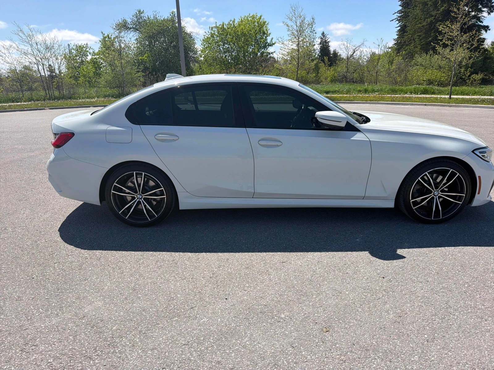 BMW 330 i xDrive/M-Pack/CARFAX/АВТО КРЕДИТ, снимка 3 - Автомобили и джипове - 54688918