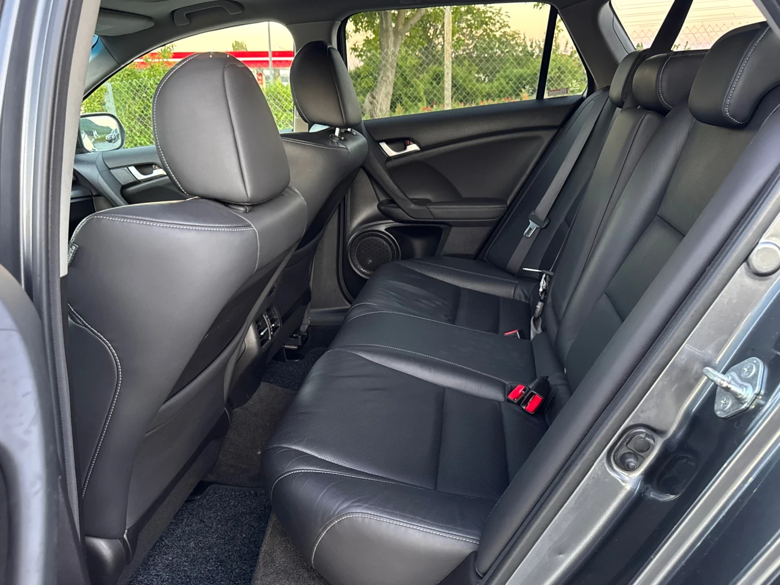 Honda Accord 2.2D Automatic , снимка 11 - Автомобили и джипове - 54826344