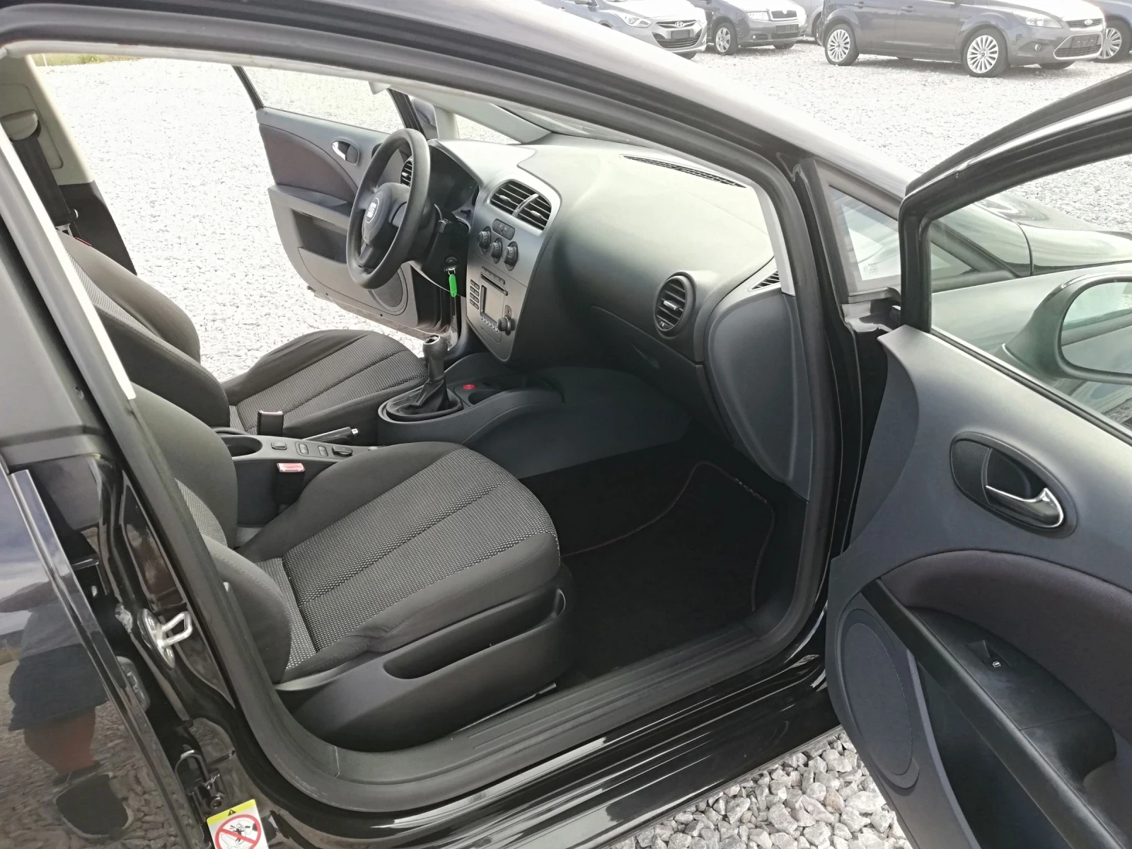 Seat Leon 1.4I GAZ KLIMA ITALI, снимка 13 - Автомобили и джипове - 54921701