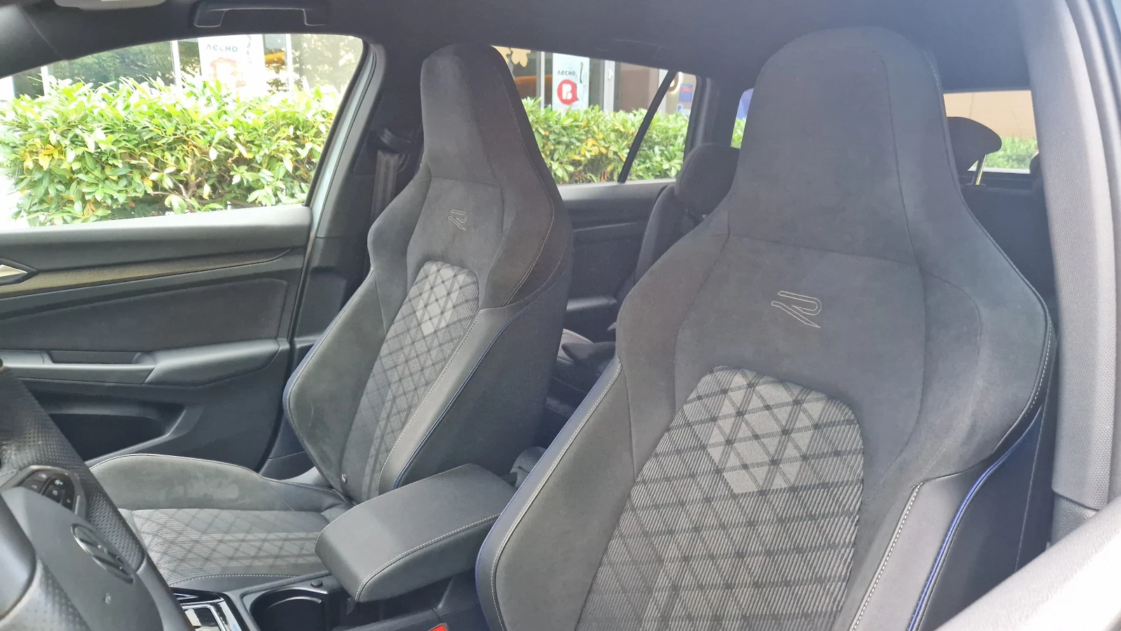 VW Golf Variant R-line PLUS, снимка 9 - Автомобили и джипове - 55003577
