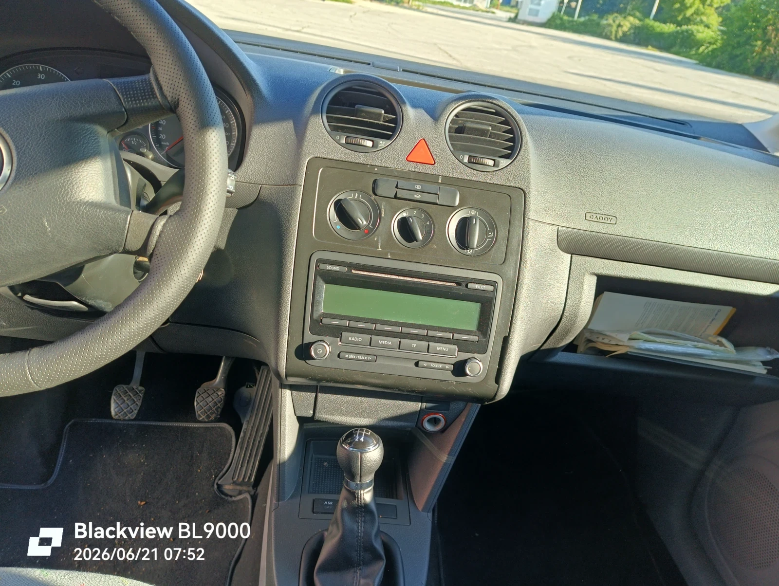 VW Caddy 1, 9 TDI, 105kc, снимка 11 - Автомобили и джипове - 55089483