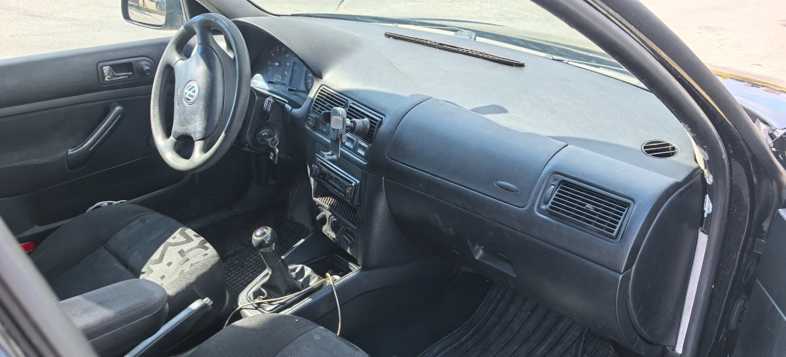 VW Golf 1.6, снимка 4 - Автомобили и джипове - 55168547