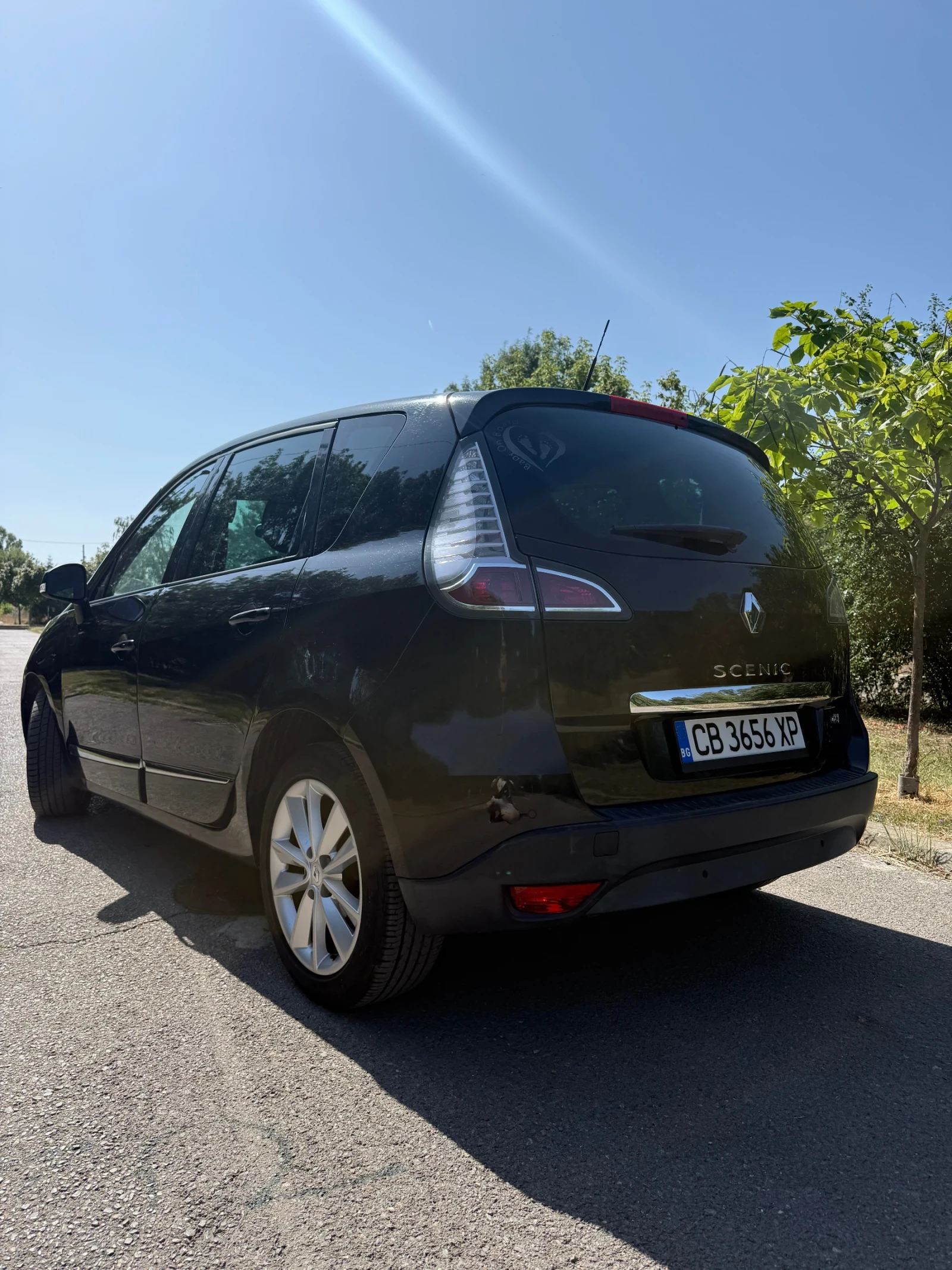 Renault Scenic 1.5 dci 110кс, снимка 2 - Автомобили и джипове - 55423736