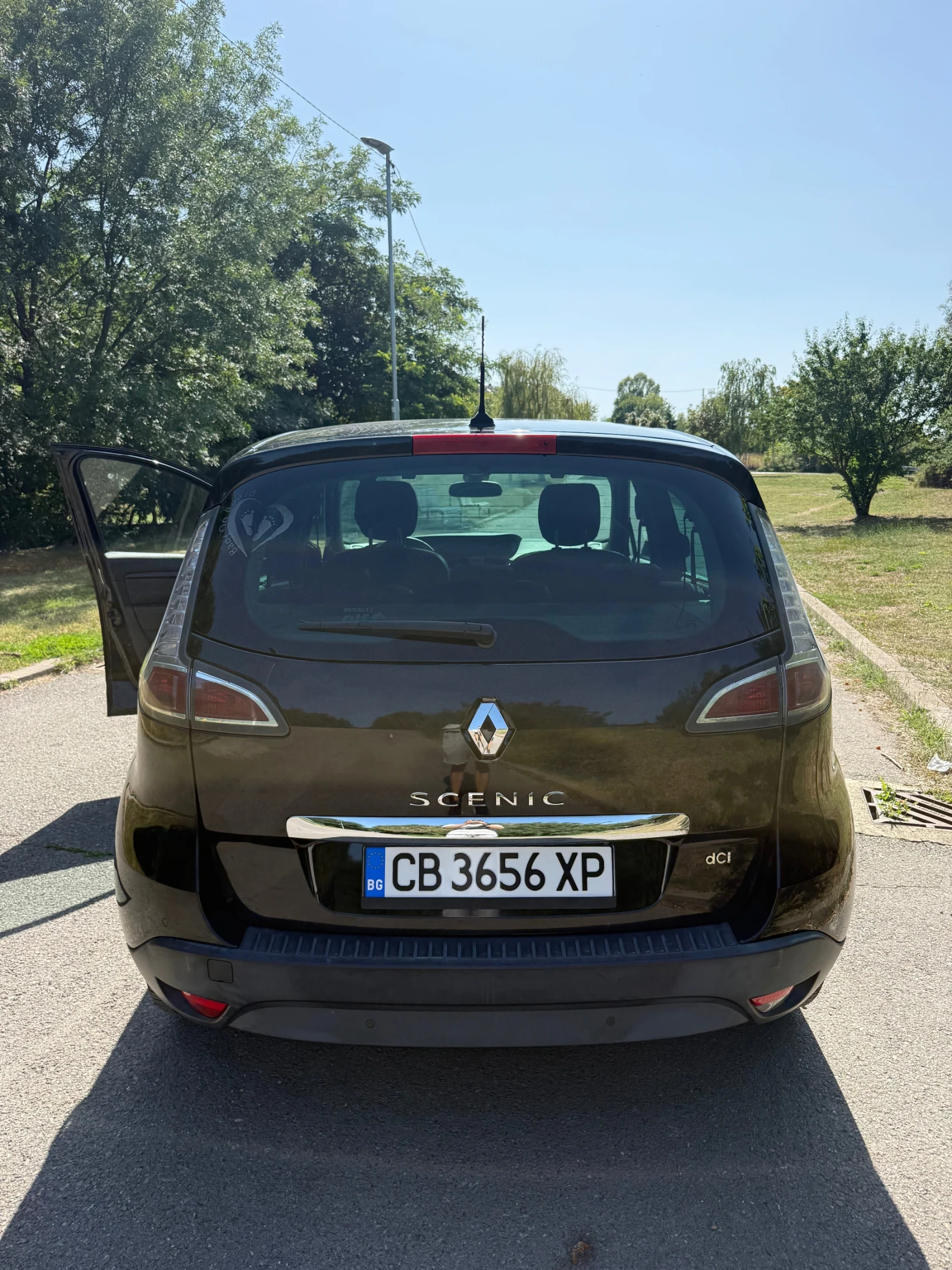 Renault Scenic 1.5 dci 110кс, снимка 13 - Автомобили и джипове - 55423736