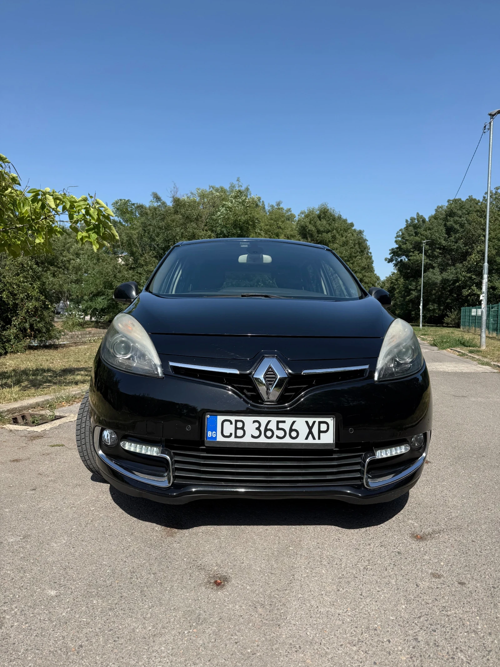 Renault Scenic 1.5 dci 110кс, снимка 4 - Автомобили и джипове - 55423736