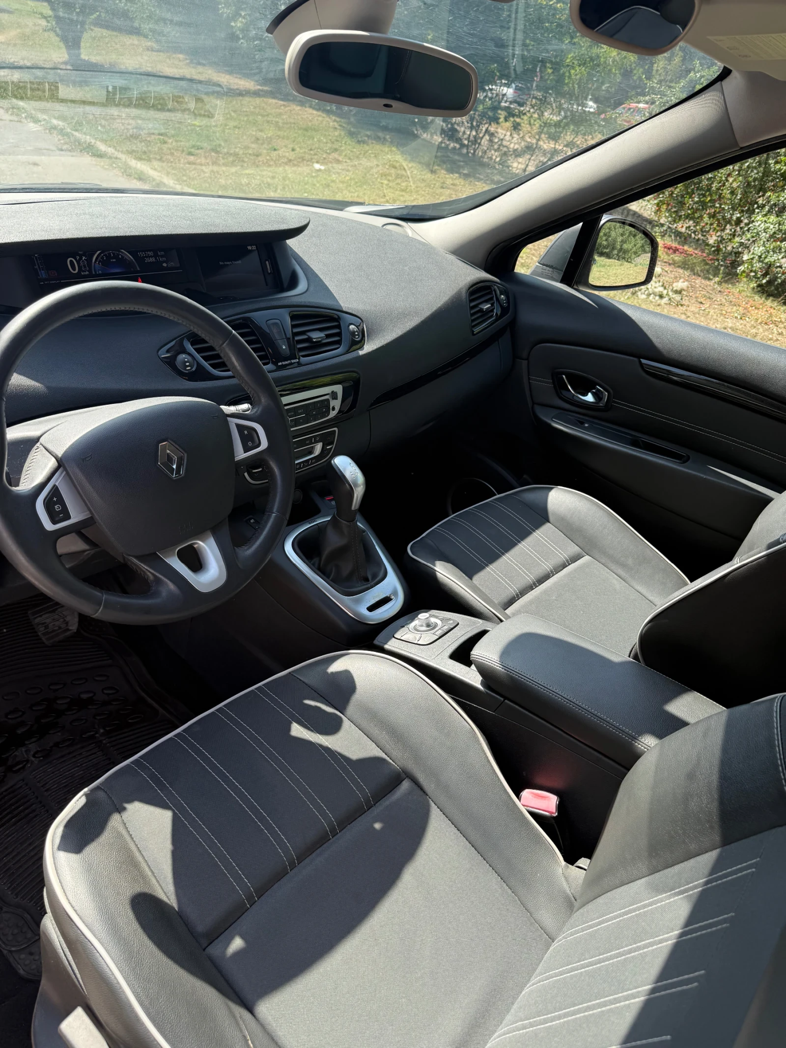 Renault Scenic 1.5 dci 110кс, снимка 7 - Автомобили и джипове - 55423736