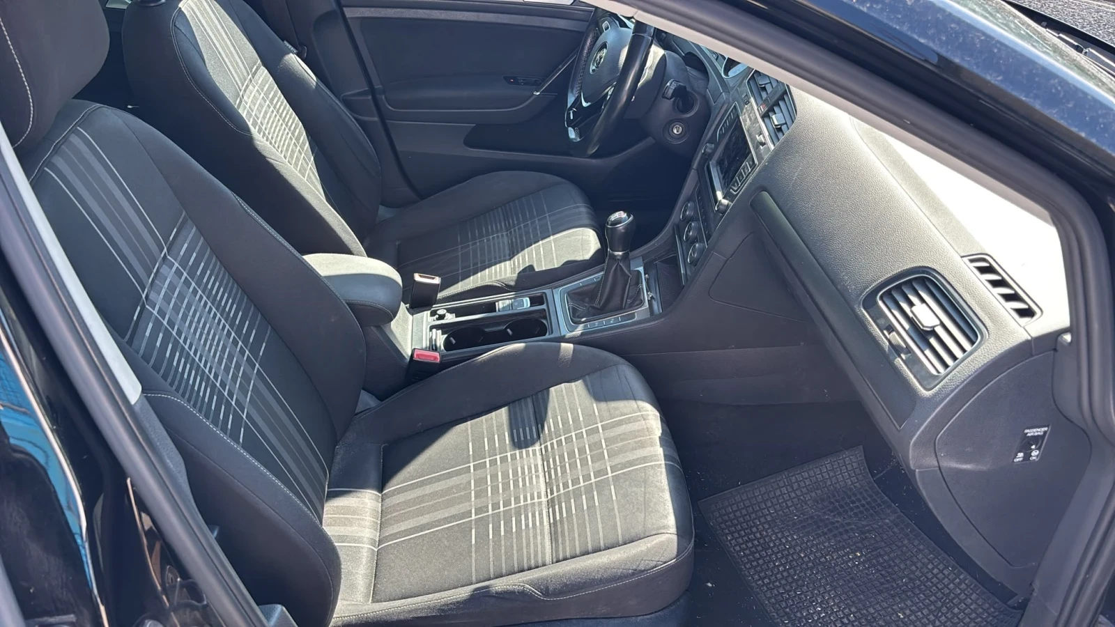 VW Golf 2.0 d 150 коня, снимка 8 - Автомобили и джипове - 55616983