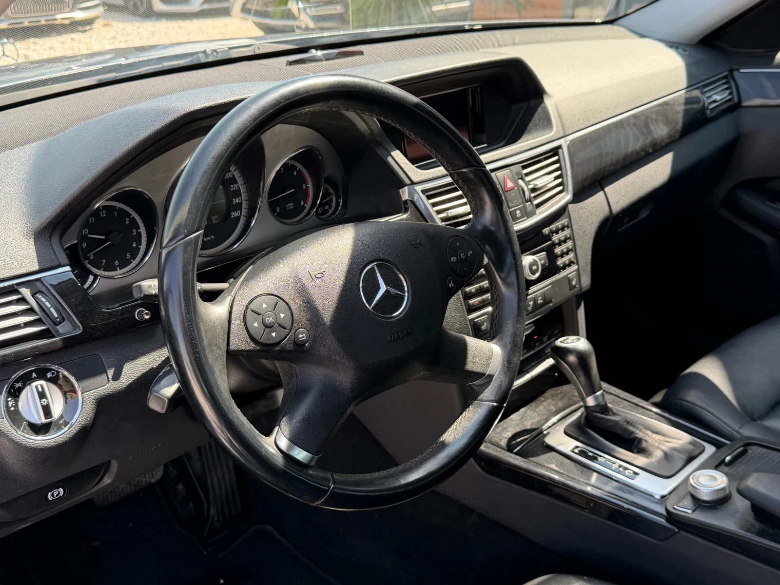 Mercedes-Benz E 200 Нов внос от Белгия, снимка 11 - Автомобили и джипове - 55649918