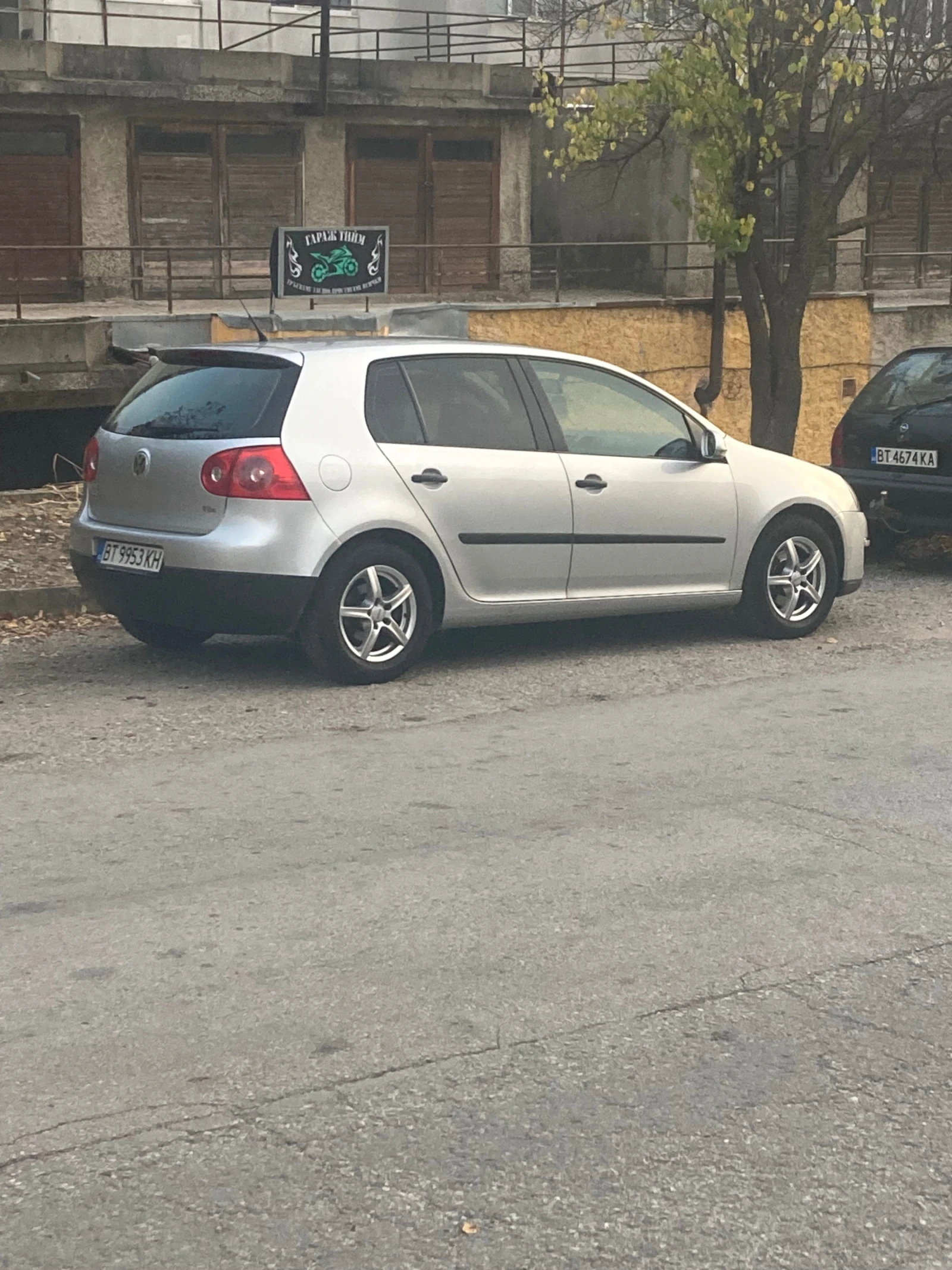 VW Golf, снимка 4 - Автомобили и джипове - 56599731