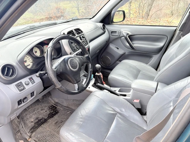 Toyota Rav4, снимка 7 - Автомобили и джипове - 56163341