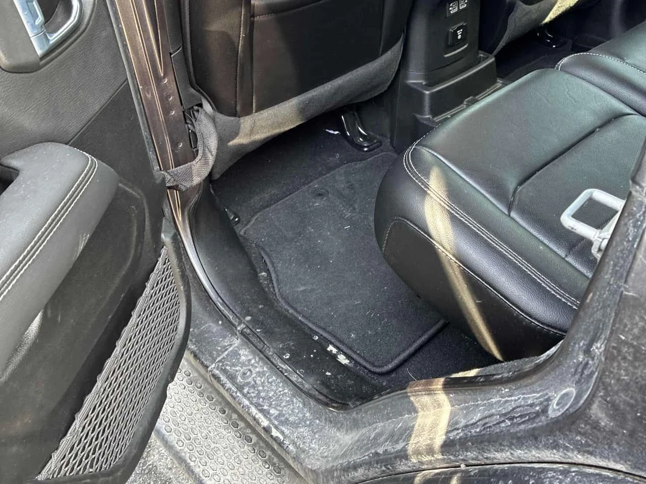 Jeep Wrangler * Unlimited Sahara * ПОДГРЕВ * КЛИП НА МОТОРА , снимка 13 - Автомобили и джипове - 54034425