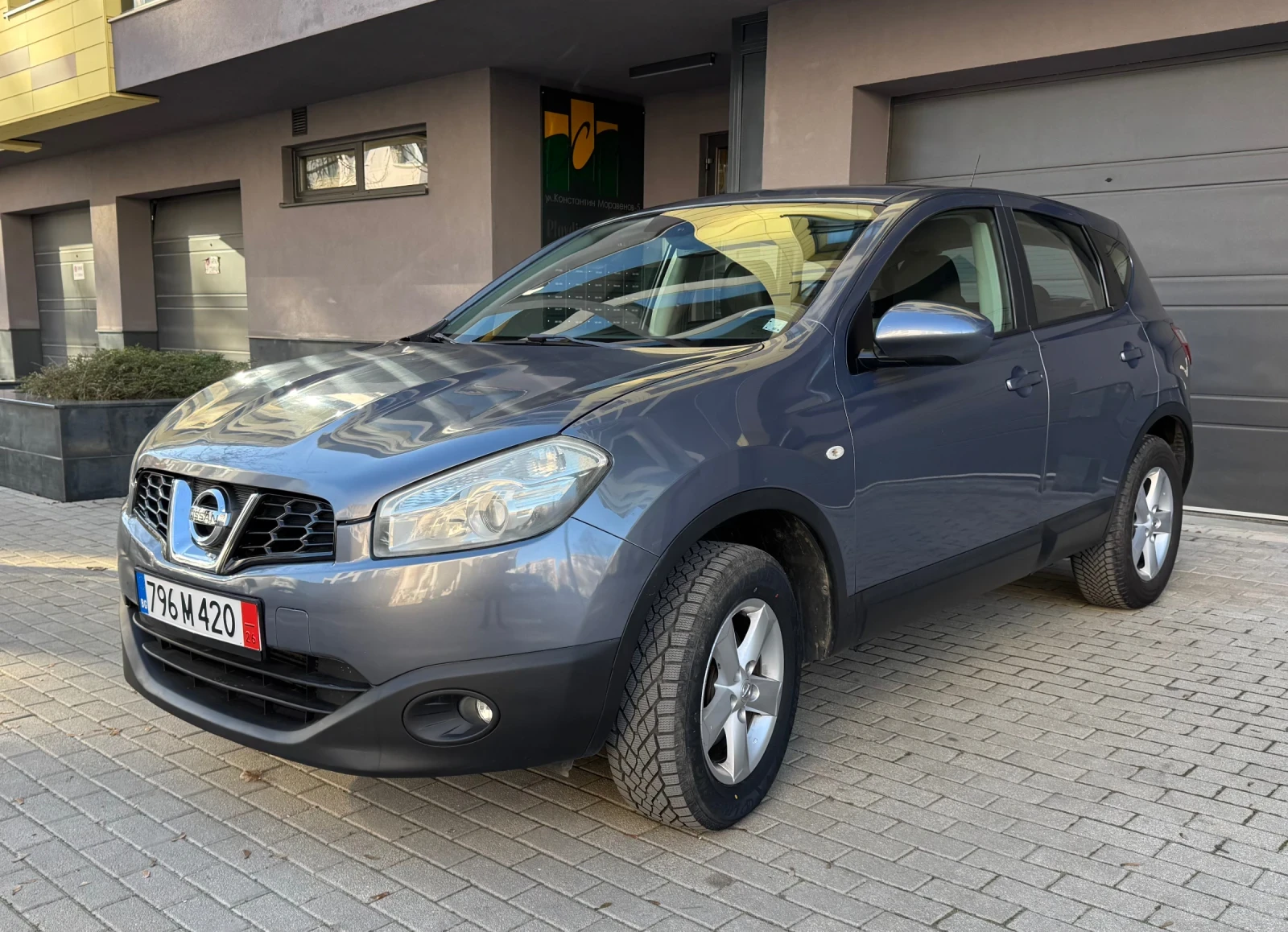 Nissan Qashqai 1.5dci, снимка 2 - Автомобили и джипове - 54130343