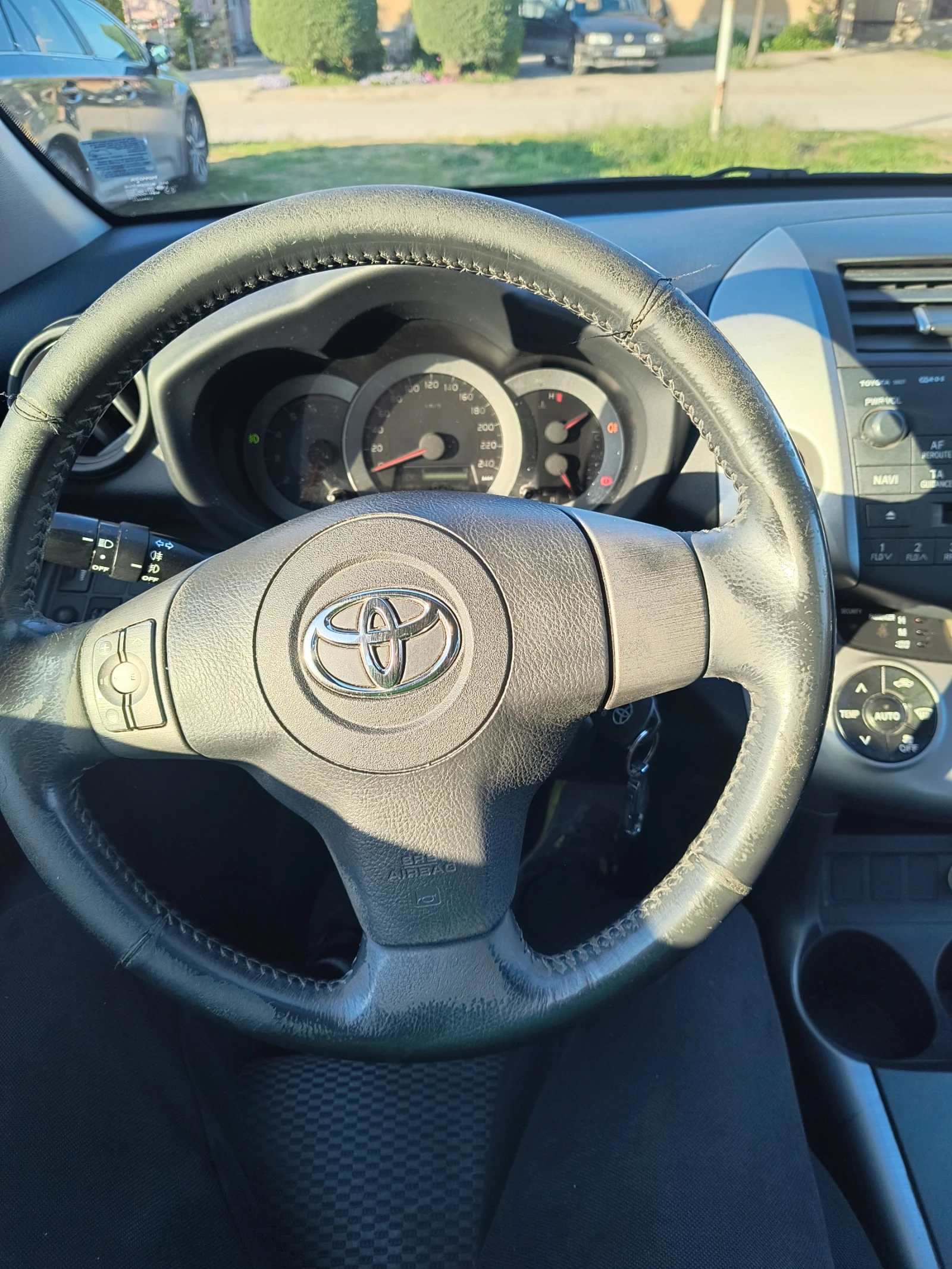 Toyota Rav4, снимка 4 - Автомобили и джипове - 54314799