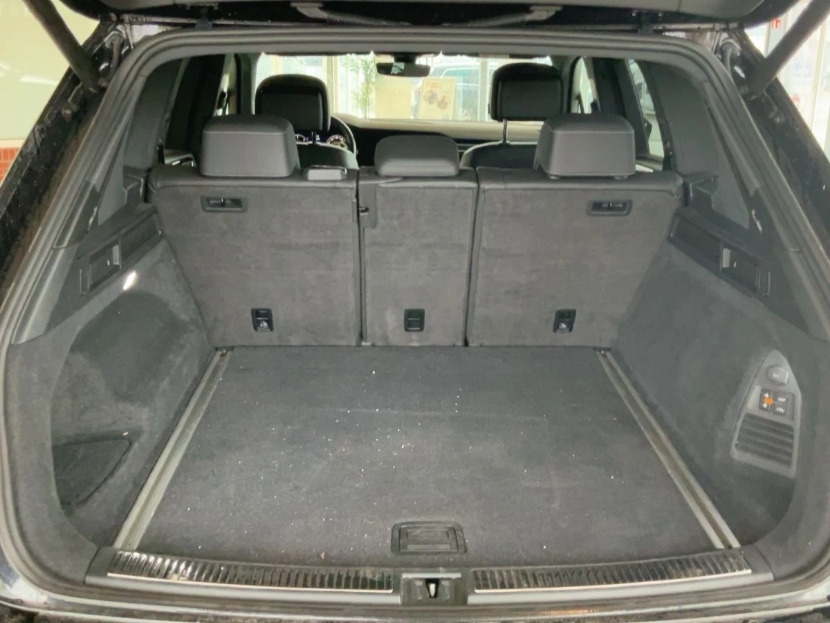 VW Touareg 3.0 V6 TDI R-Line 4Motion, снимка 11 - Автомобили и джипове - 54383696
