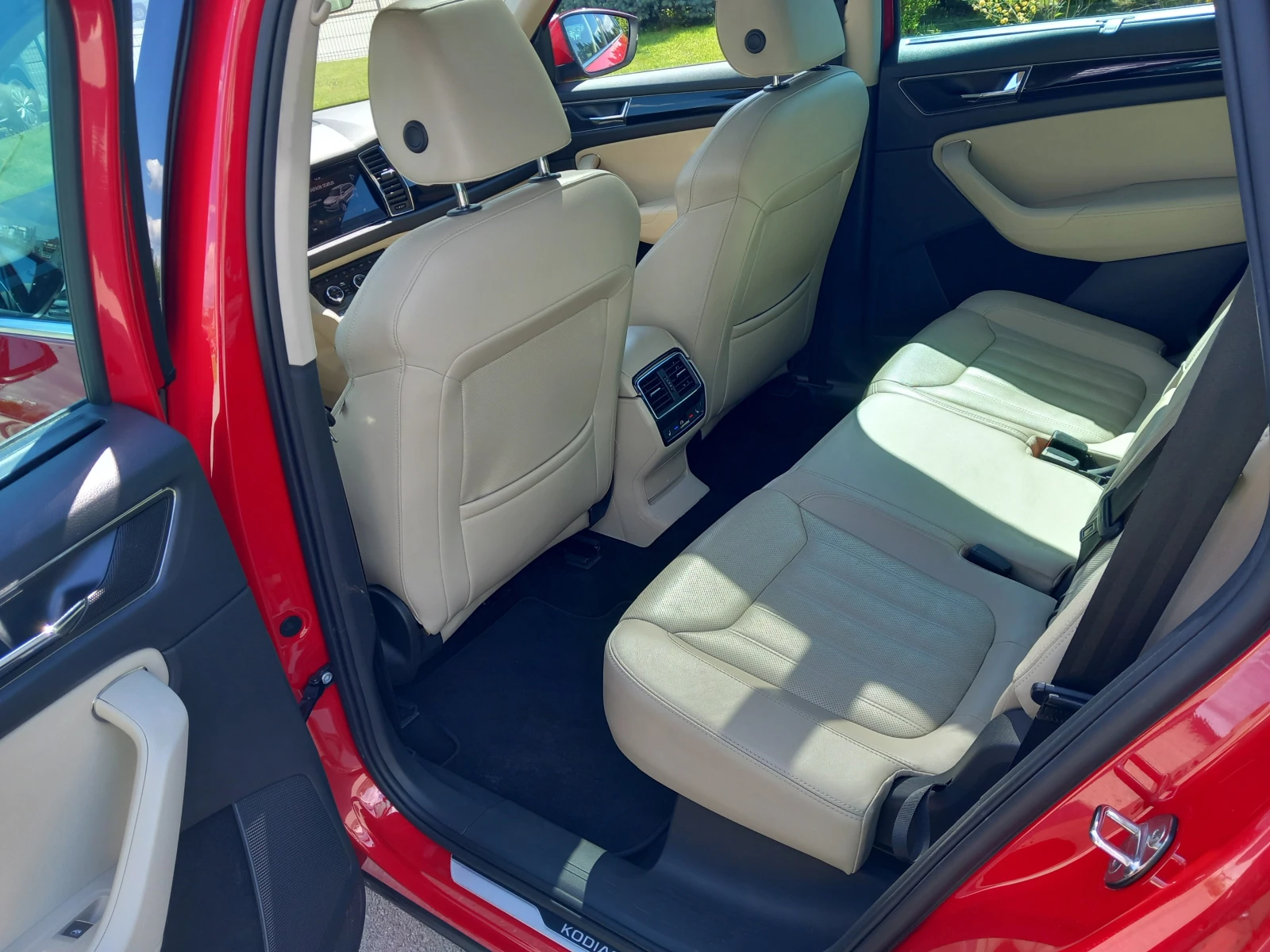 Skoda Kodiaq 2.0TDI/7DSG/4x4/6+ 1, снимка 7 - Автомобили и джипове - 54427235