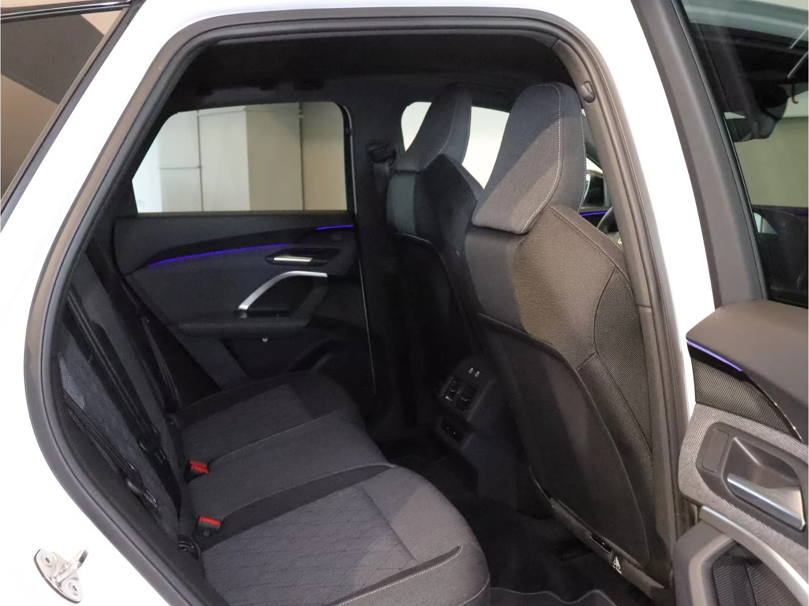 Audi Q5 40TFSI/204HP/S-LINE/DIGITAL/CAM/KLESS/ACC/403z, снимка 13 - Автомобили и джипове - 54477842