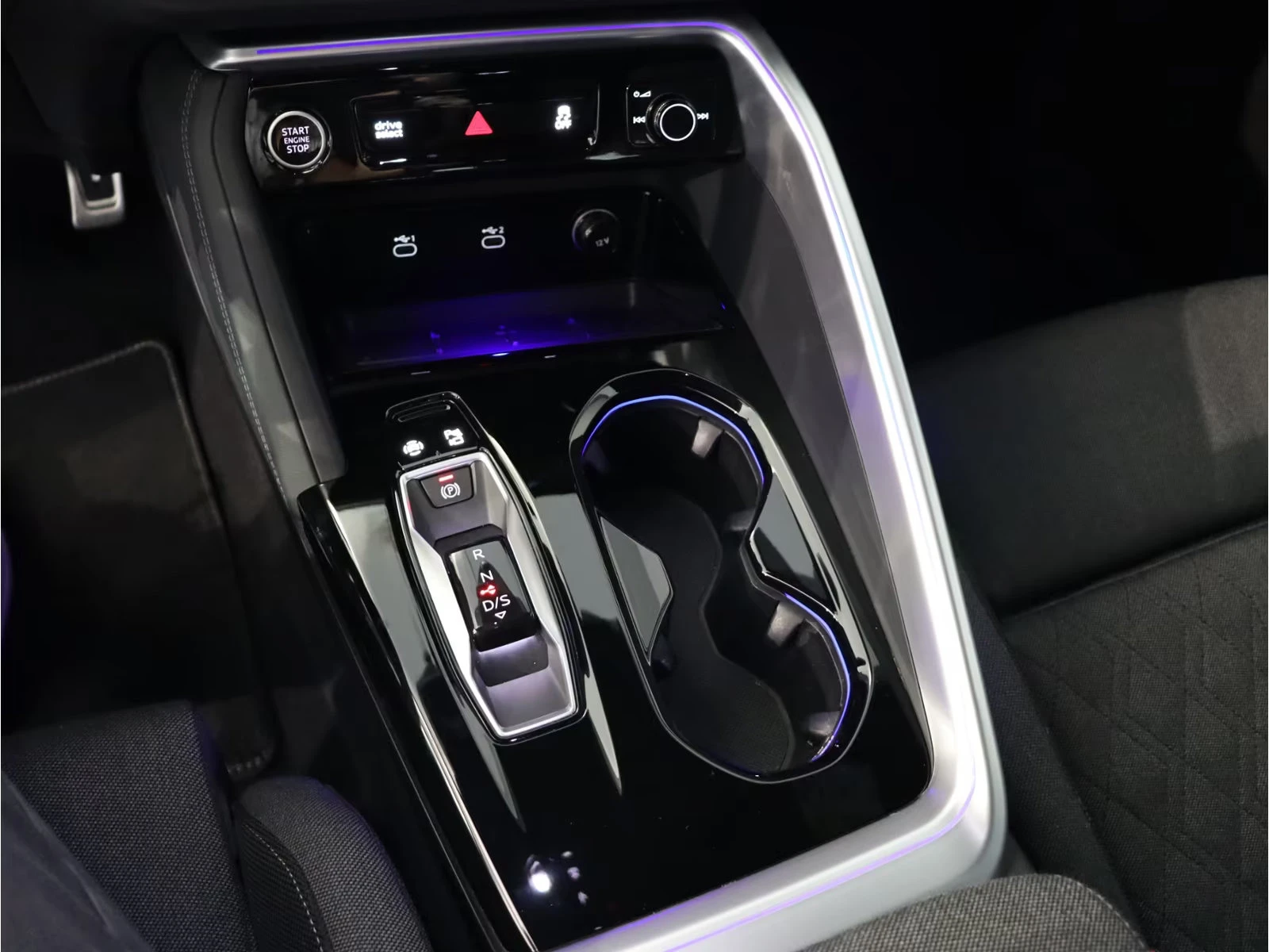 Audi Q5 40TFSI/204HP/S-LINE/DIGITAL/CAM/KLESS/ACC/403z, снимка 16 - Автомобили и джипове - 54477842