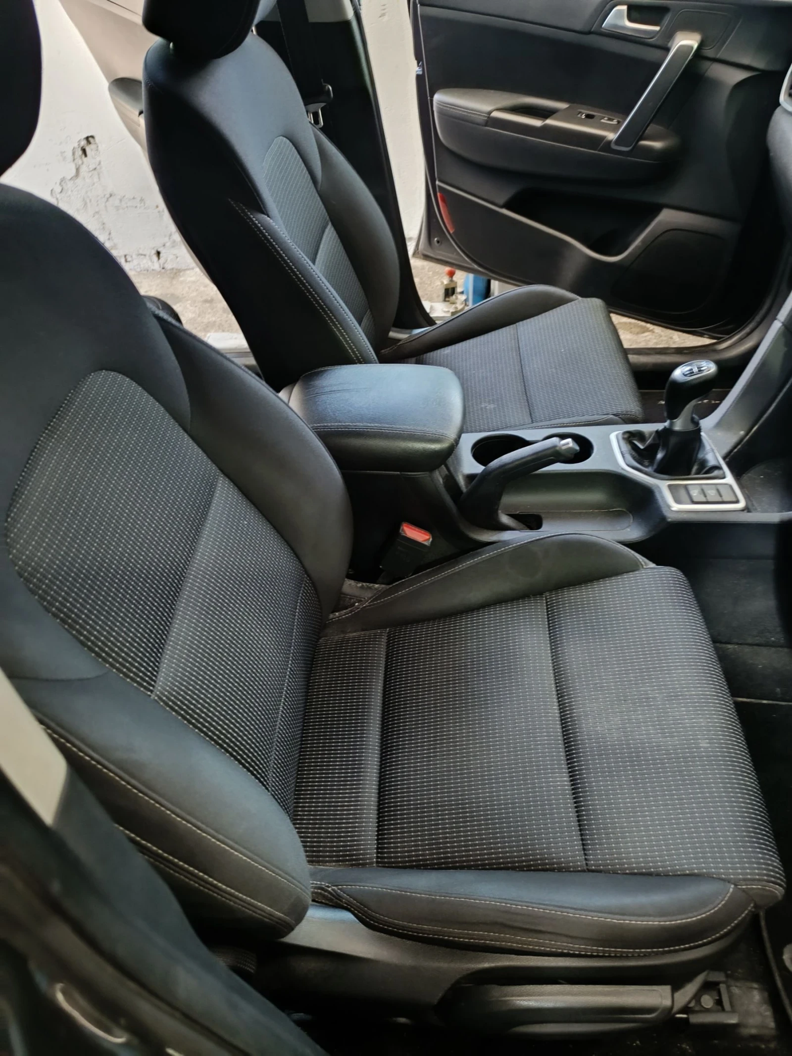 Kia Sportage 1.6 crdi D4fE , снимка 13 - Автомобили и джипове - 55191228