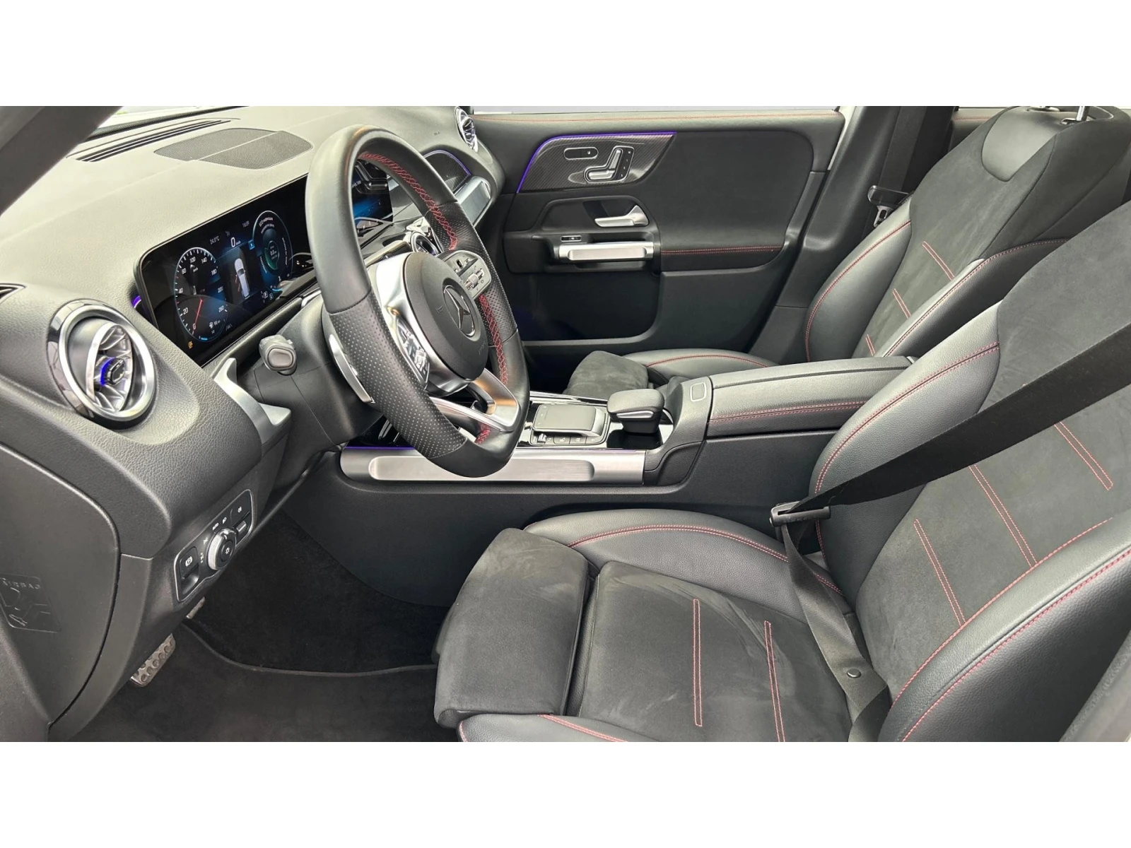 Mercedes-Benz GLB 250  4Matic 6+ 1 AMG Line, Месечна вноска от 395  , снимка 12 - Автомобили и джипове - 55411445