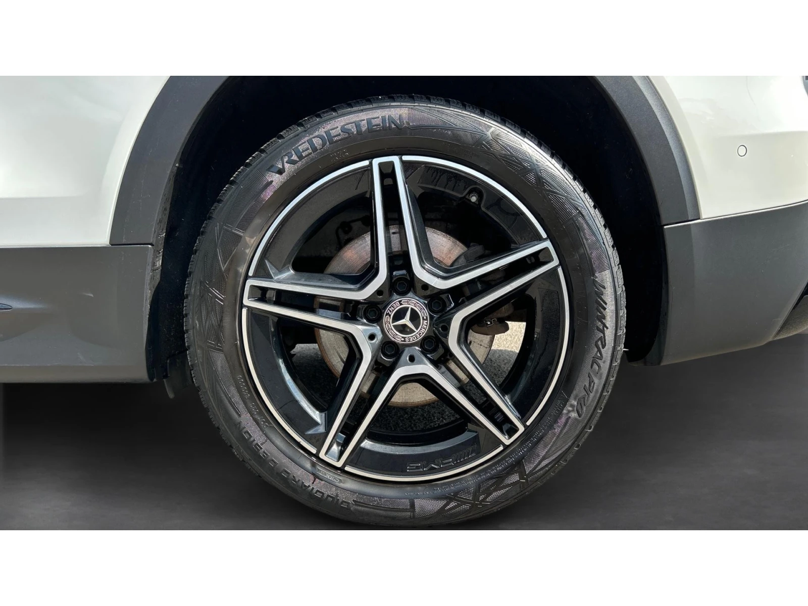 Mercedes-Benz GLB 250  4Matic 6+ 1 AMG Line, Месечна вноска от 395  , снимка 16 - Автомобили и джипове - 55411445