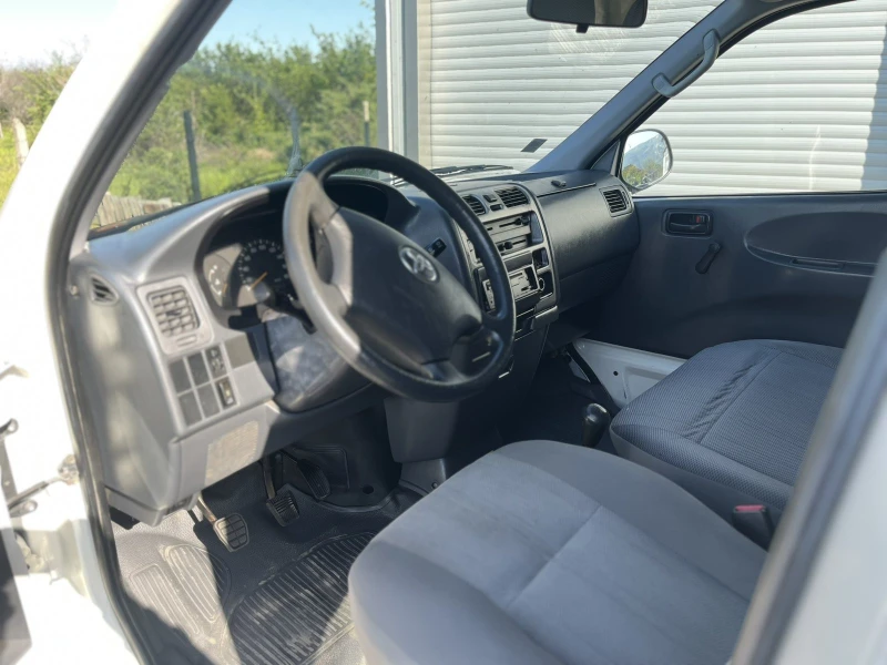 Toyota Hiace 2.5d4d 4x4, снимка 7 - Бусове и автобуси - 51679481