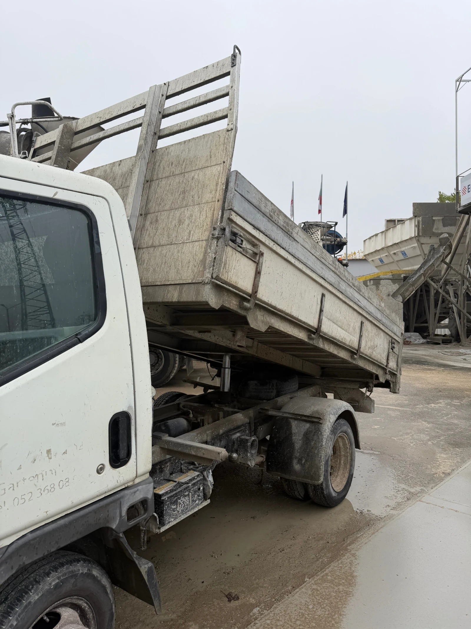 Mitsubishi Canter Самосвал - изображение 2