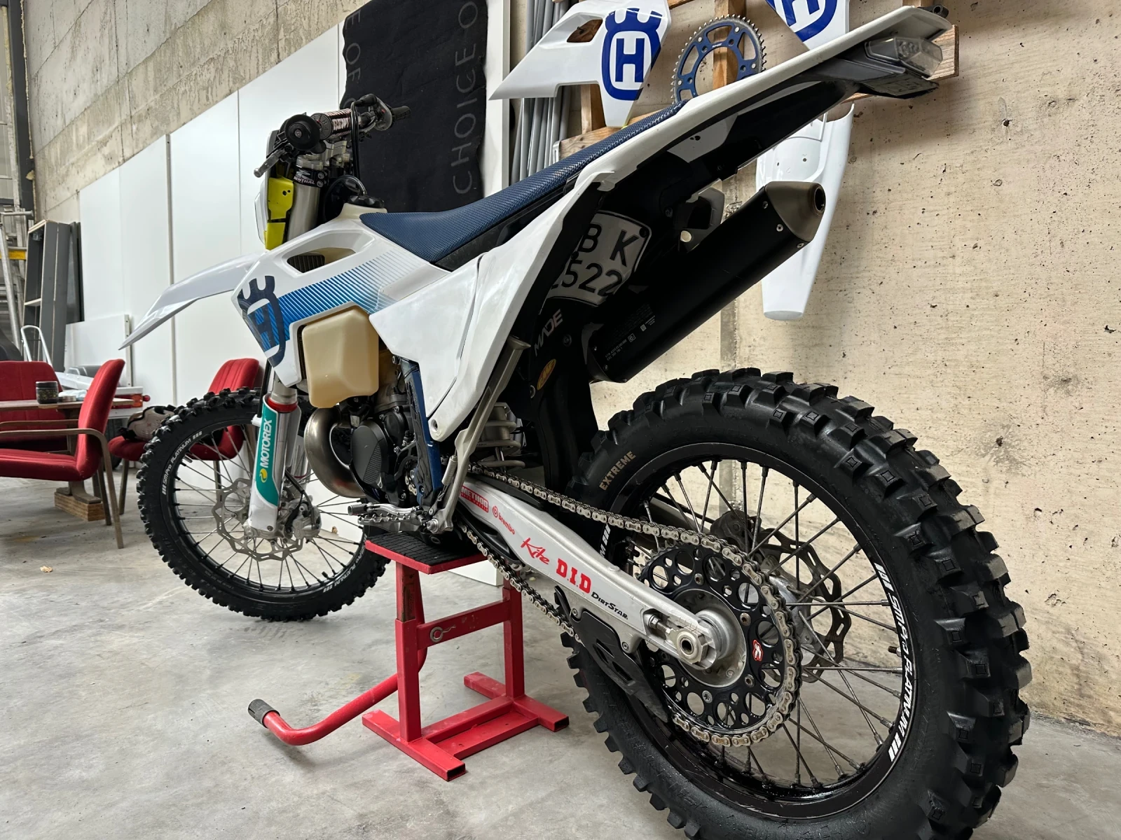 Husqvarna 250, снимка 10 - Мотоциклети и мототехника - 55396643