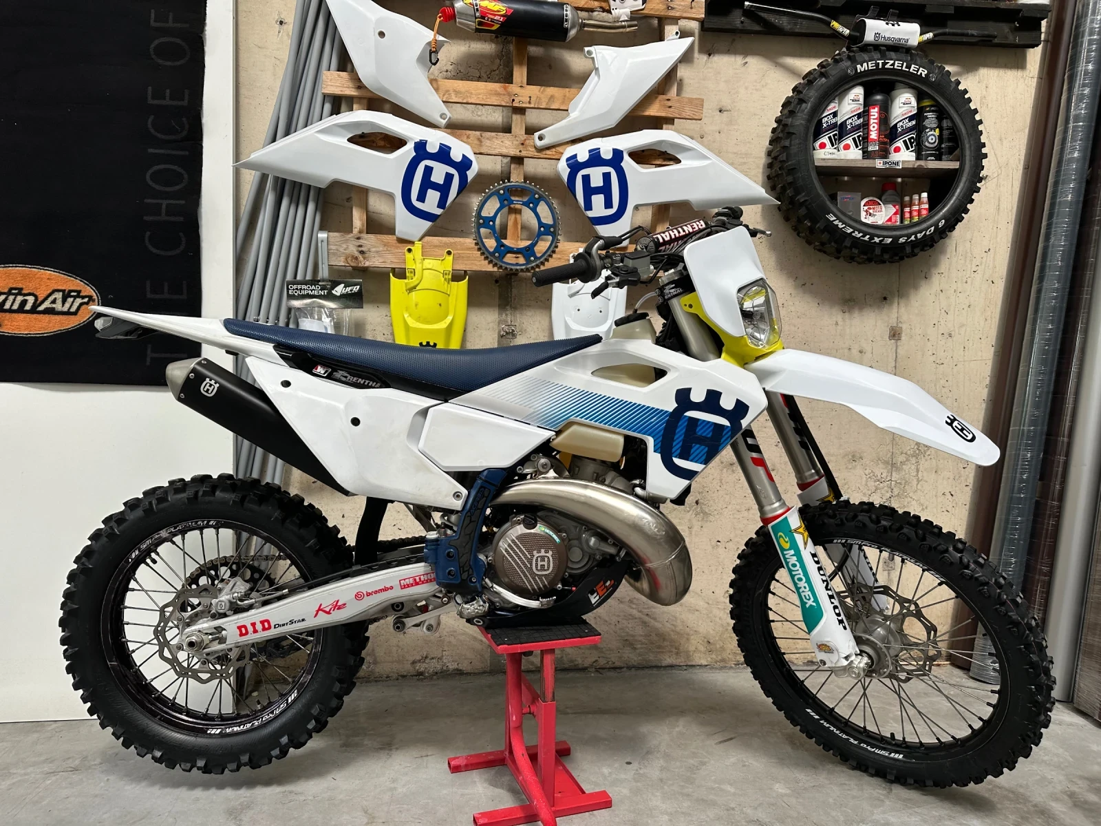 Husqvarna 250, снимка 2 - Мотоциклети и мототехника - 55396643