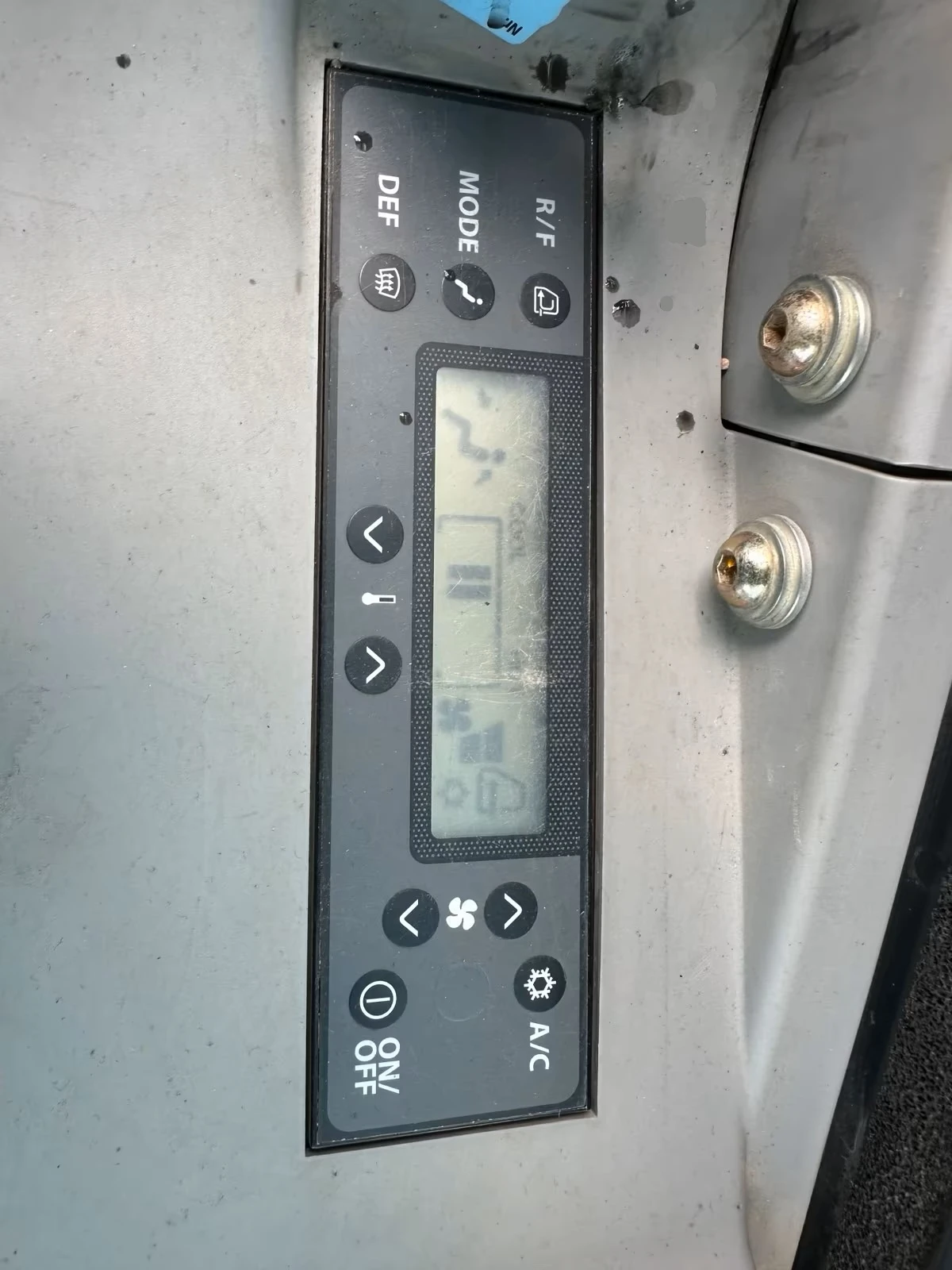 Багер Hitachi ZX33U , КЛИМАТИК, снимка 8 - Индустриална техника - 54301696