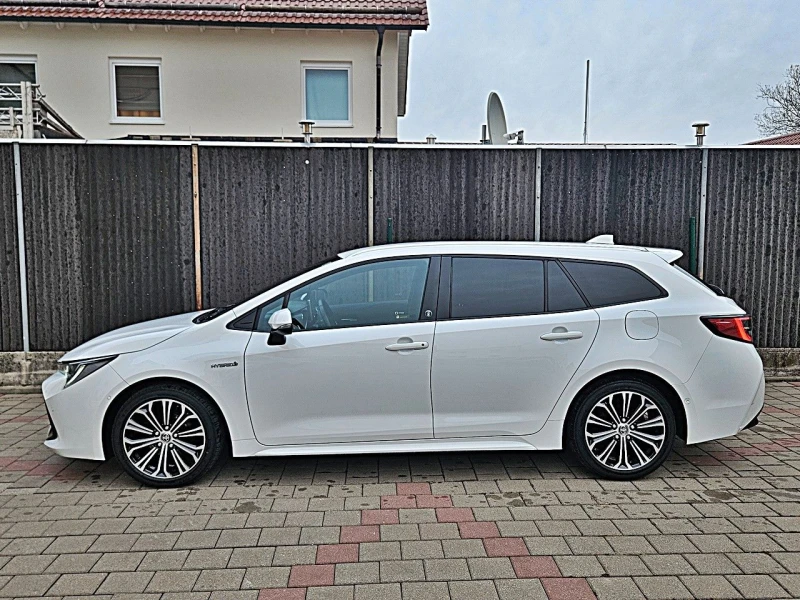 Toyota Corolla Touring Sports Team Deutschland* Tech-Package, снимка 2 - Автомобили и джипове - 48306882