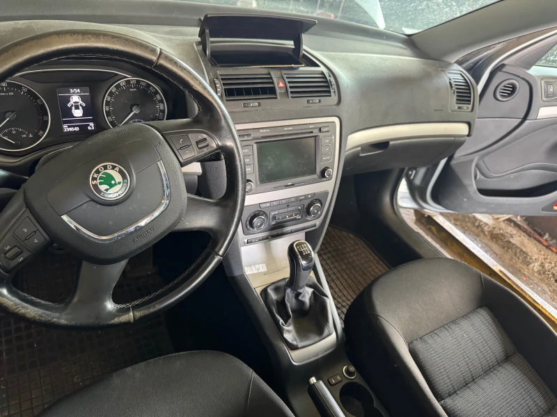 Skoda Octavia 1.2tsi, снимка 5 - Автомобили и джипове - 50572160