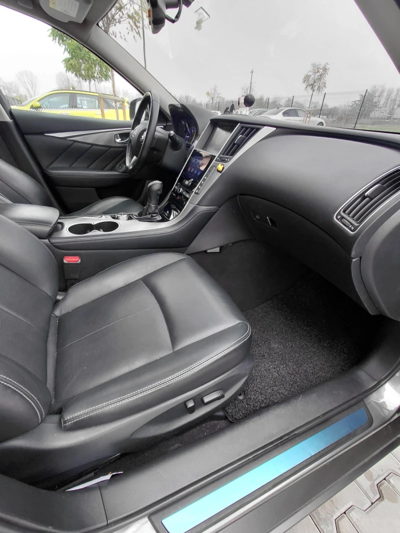 Infiniti Q50 2.2, снимка 11 - Автомобили и джипове - 52598560