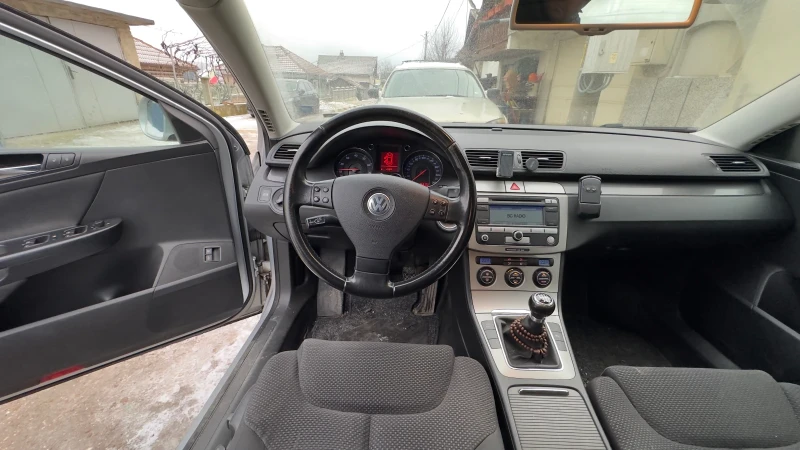 VW Passat, снимка 11 - Автомобили и джипове - 52905625