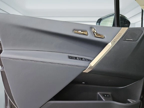 BMW iX xDrive50 = Sport Package =  | Mobile.bg   6