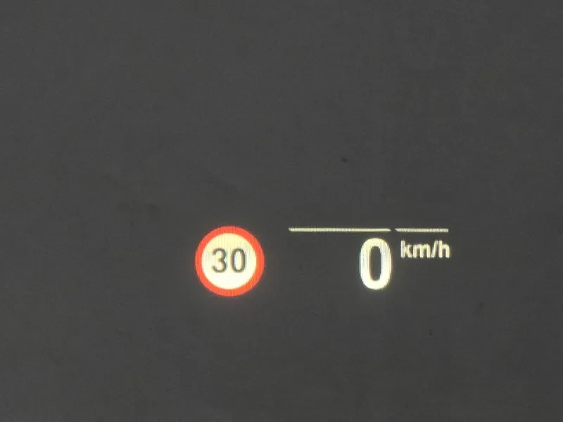 BMW 530E  LUXURY, снимка 17 - Автомобили и джипове - 55363143