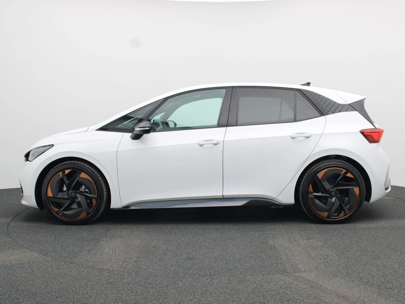 Cupra Born 58kW* Pano*LED*ACC*AR-HuD - изображение 4