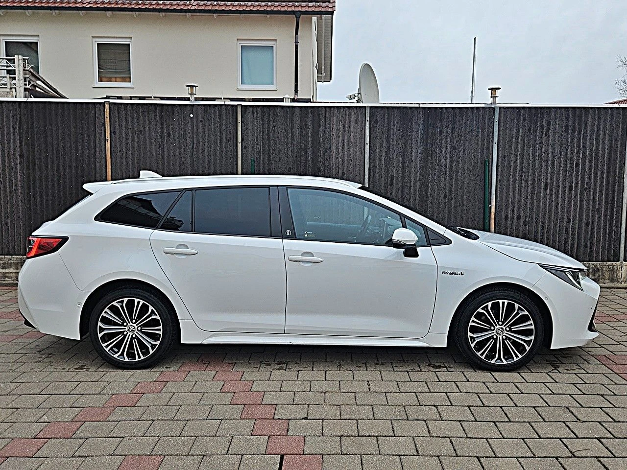 Toyota Corolla Touring Sports Team Deutschland* Tech-Package - изображение 5