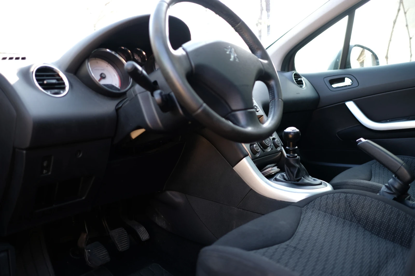 Peugeot 308 2, 0 HDi 136 - изображение 8