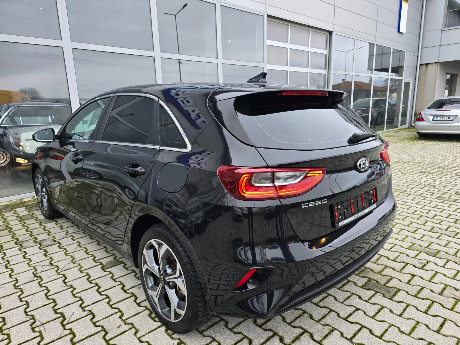 Kia Ceed 1.6CRDi* MILD HYBRID* EURO6D*  - изображение 9