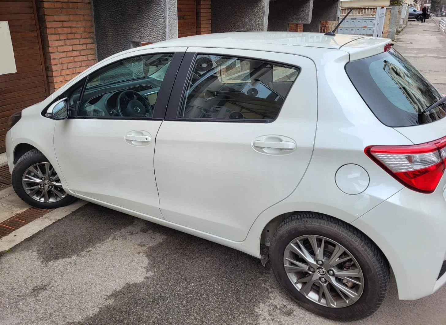 Toyota Yaris 1.5 CVT Luna - изображение 3