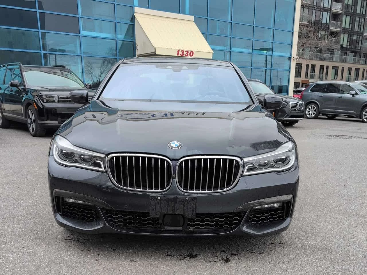 BMW 750 * ДИСТРОНИК* 360 КАМЕРА* ОБДУХВАНЕ* 