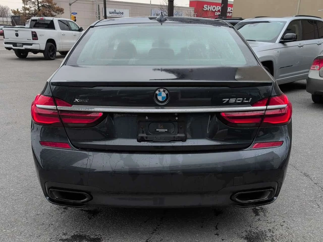 BMW 750 * ДИСТРОНИК* 360 КАМЕРА* ОБДУХВАНЕ* , снимка 5 - Автомобили и джипове - 54619355