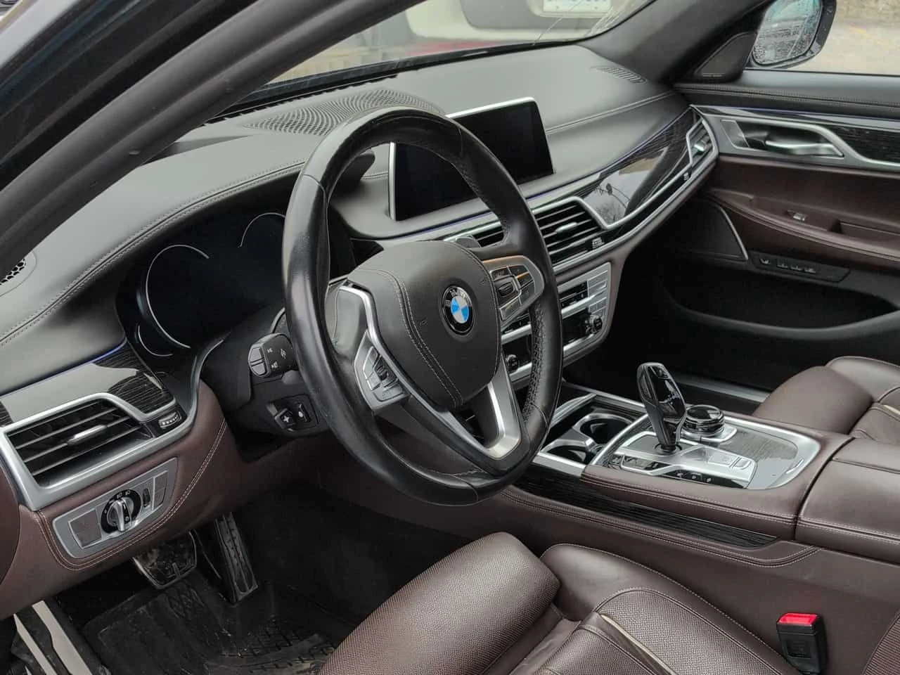 BMW 750 * ДИСТРОНИК* 360 КАМЕРА* ОБДУХВАНЕ* , снимка 7 - Автомобили и джипове - 54619355