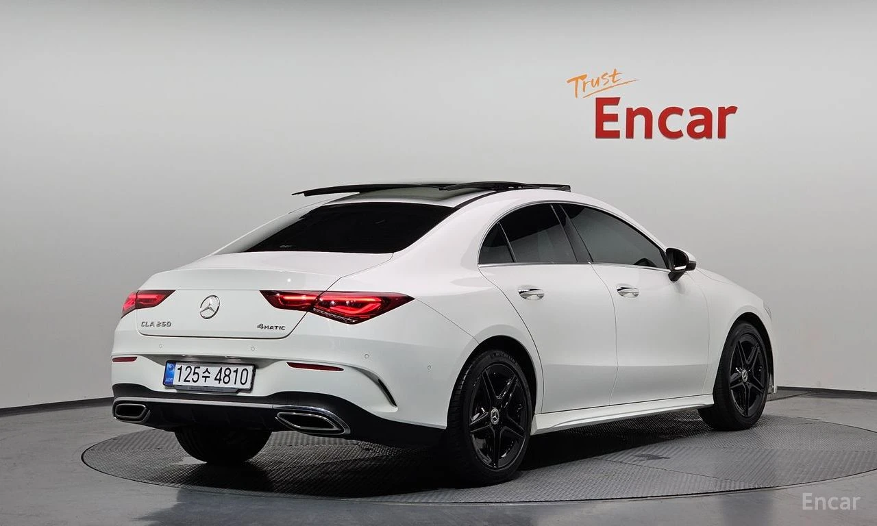 Mercedes-Benz CLA 250 4MATIC* AMG OPTIC* DISTRONIC* ПАНОРАМА* ПОДГРЕВ, снимка 4 - Автомобили и джипове - 55234112