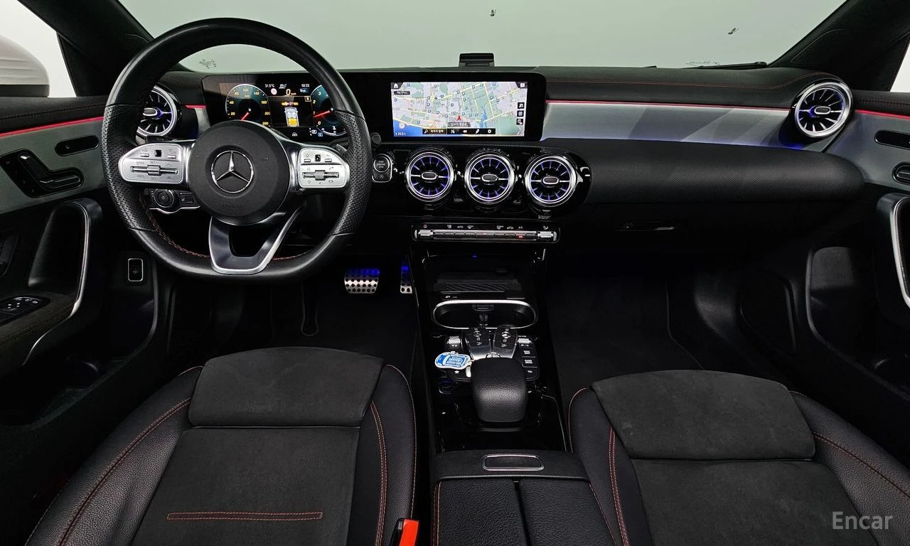 Mercedes-Benz CLA 250 4MATIC* AMG OPTIC* DISTRONIC* ПАНОРАМА* ПОДГРЕВ, снимка 10 - Автомобили и джипове - 55234112