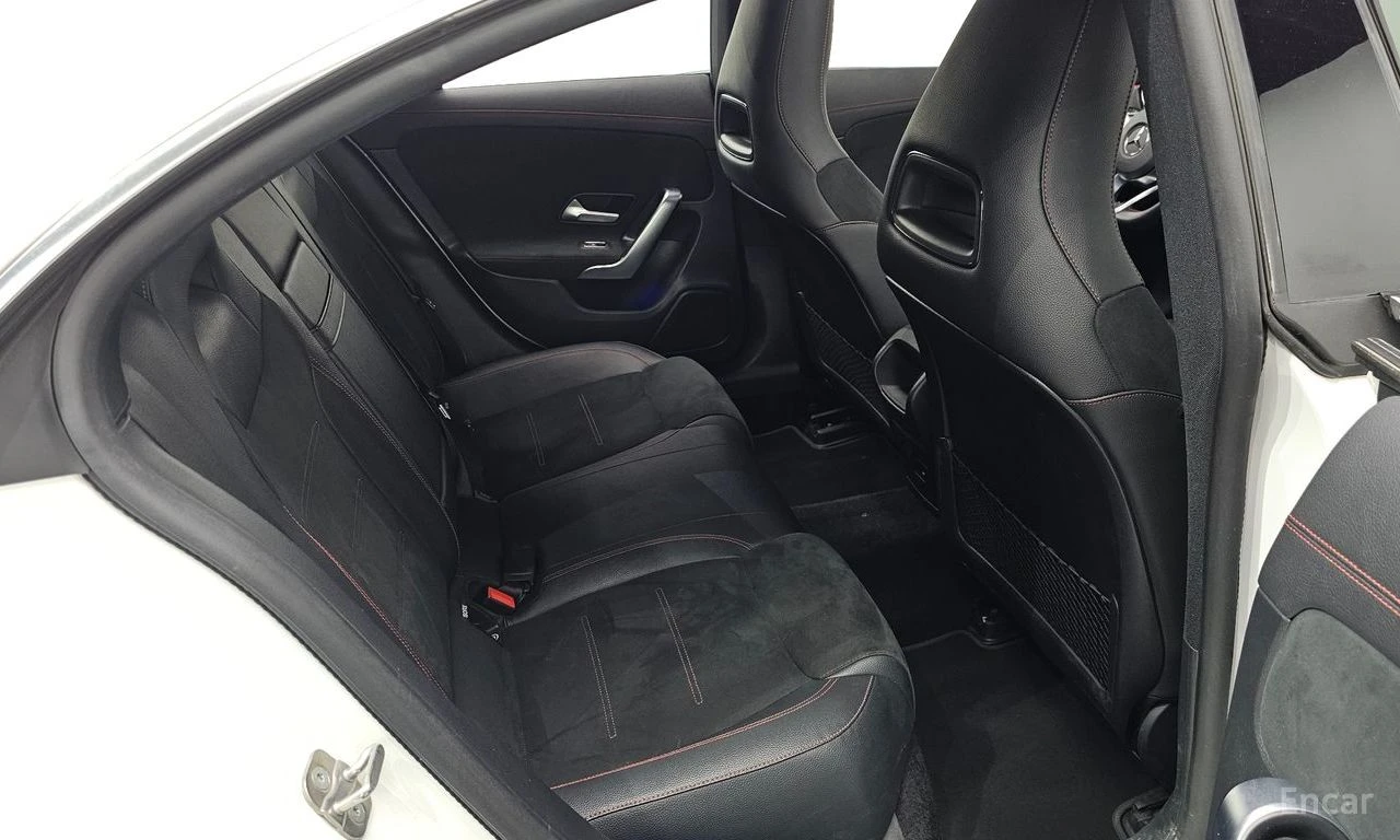 Mercedes-Benz CLA 250 4MATIC* AMG OPTIC* DISTRONIC* ПАНОРАМА* ПОДГРЕВ, снимка 16 - Автомобили и джипове - 55234112